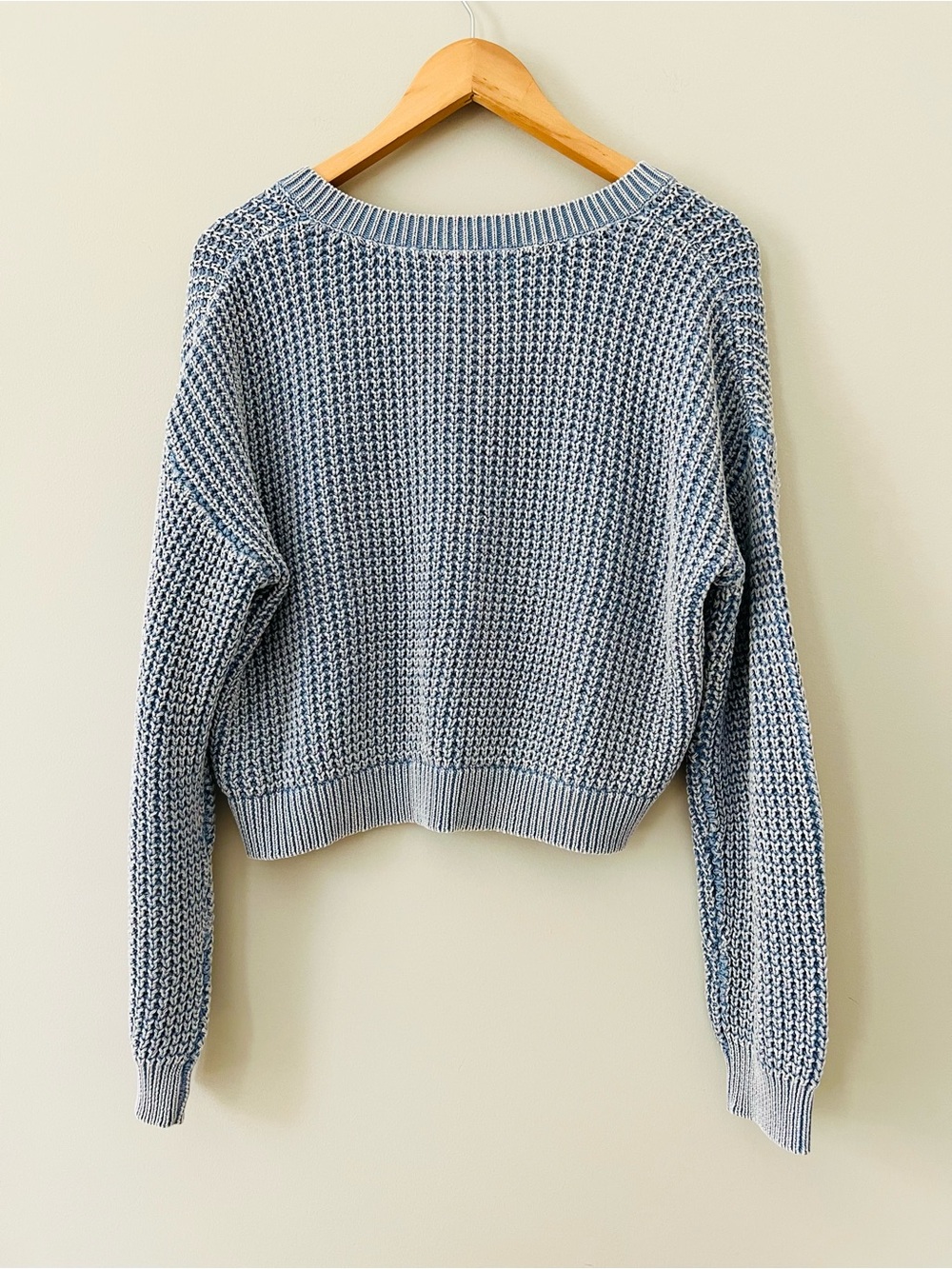 Haute Hippie Cropped Acid Wash Chunky Knit V Neck Sweater SZ M 100% Cotton blue - Picture 6 of 9